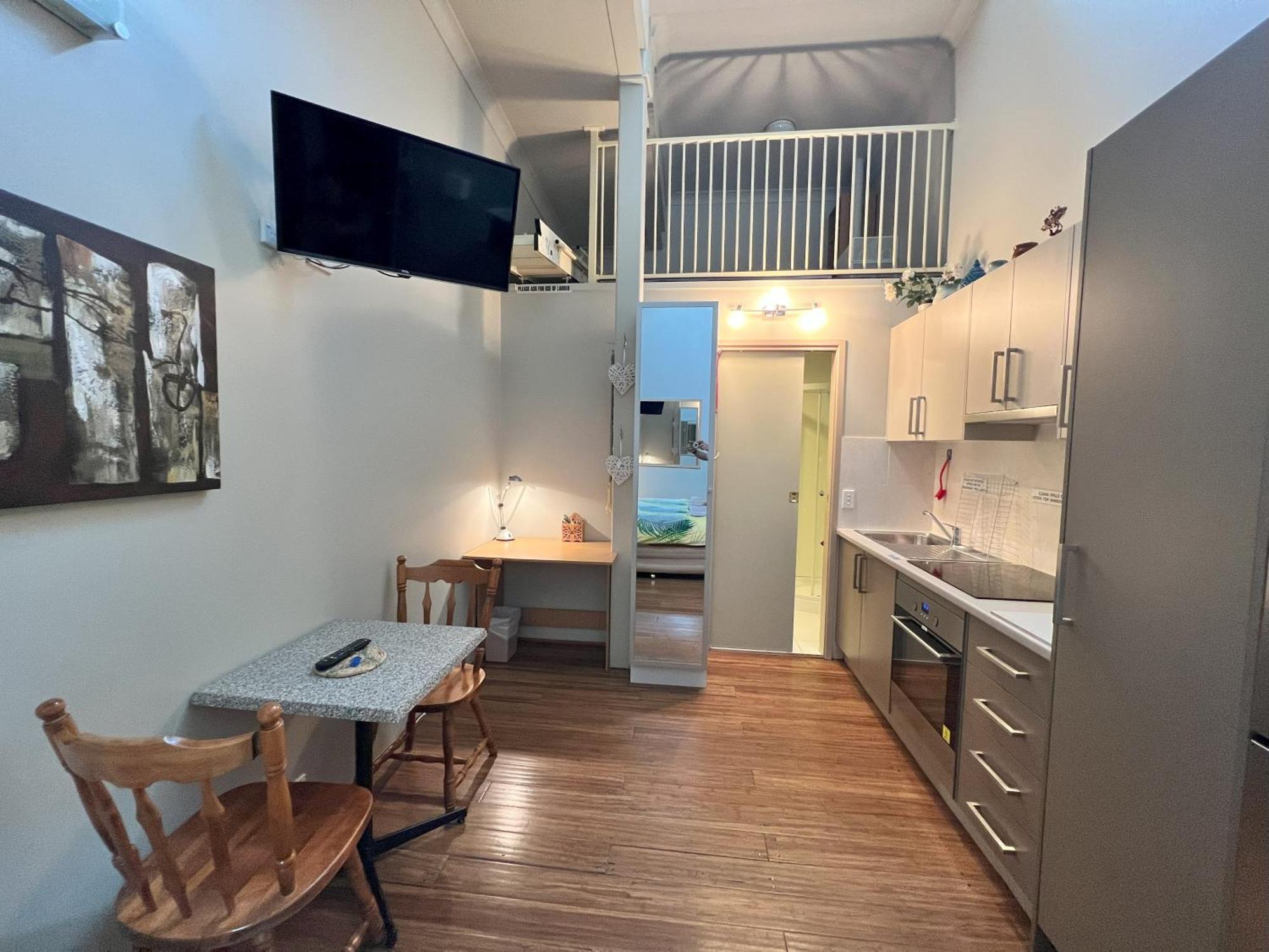 Westside Studio Apartments Armidale Esterno foto