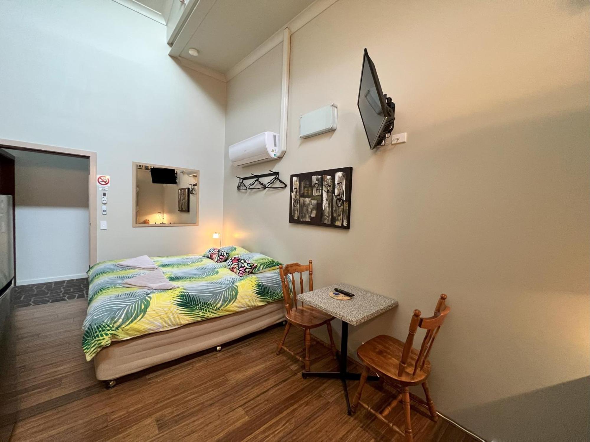 Westside Studio Apartments Armidale Esterno foto